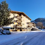 Πανσιόν Garni Mozart Nesthouse 4*
