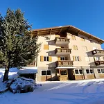 Πανσιόν Garni Mozart Nesthouse
