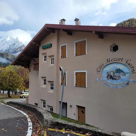 Garni Mozart Nesthouse Pensión Canazei