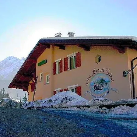 Gasthof Garni Mozart Nesthouse Canazei