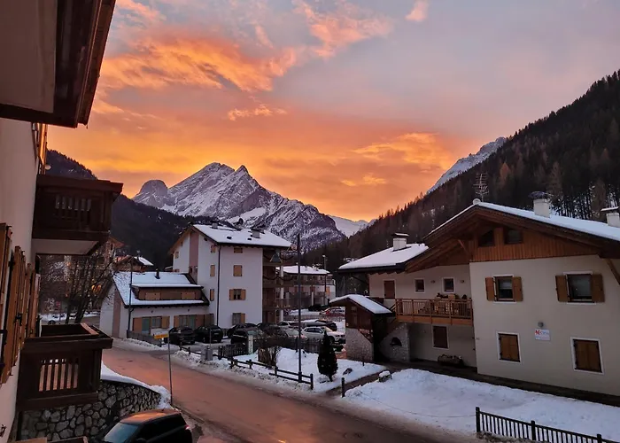 Pensionat Garni Mozart Nesthouse Canazei